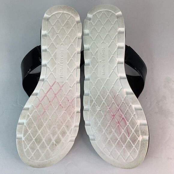 Donald J. Pliner Black Patent Leather Thong Buckle Slip On Sandals Sz 7.5M - Picture 3 of 9